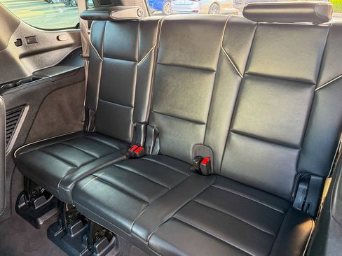 Used 2023 Cadillac Escalade Premium Luxury image 26
