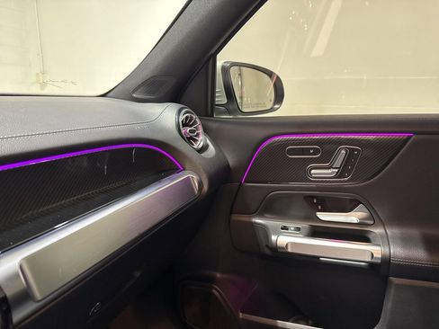 Used 2021 Mercedes-Benz GLB 35 AMG 4MATIC w/ Premium Package image 18