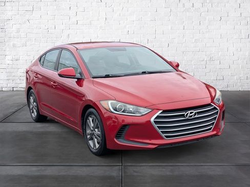 Used 2017 Hyundai Elantra SE FWD image 2