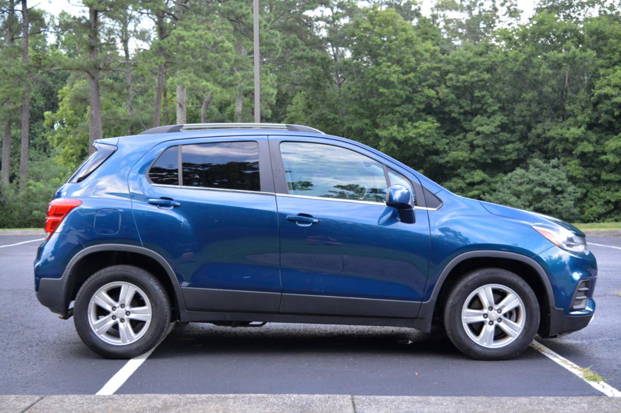 Used 2020 Chevrolet Trax LT FWD image 4