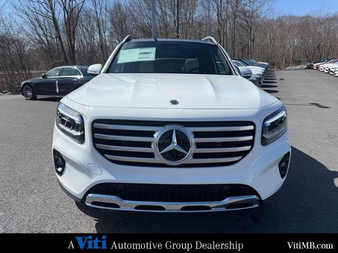 Used 2026 Mercedes-Benz GLB 250 4MATIC image 3