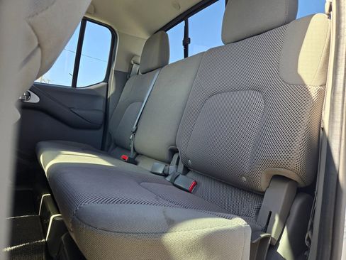 Used 2021 Nissan Frontier SV image 14