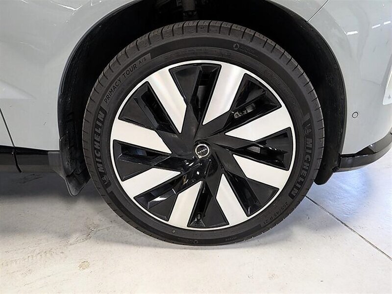 Used 2025 Volvo EX90 Ultra AWD/4WD image 12