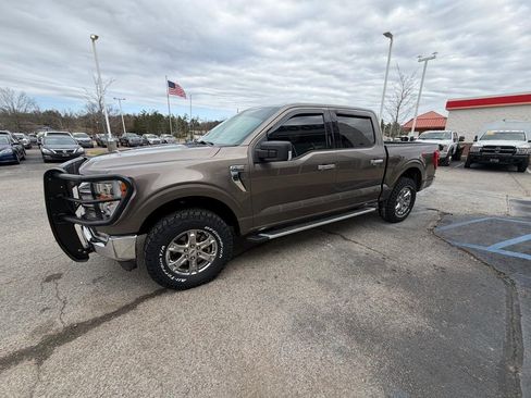 Used 2022 Ford F150 XLT w/ Equipment Group 302A High AWD/4WD image 3