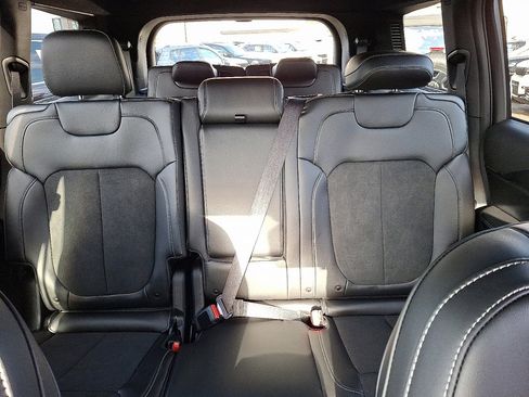 New 2025 Jeep Grand Cherokee L Altitude AWD/4WD image 15