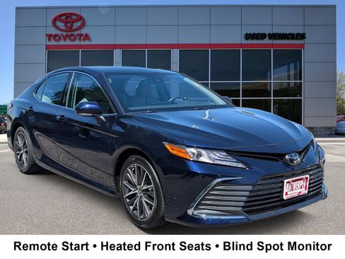 Certified 2021 Toyota Camry XLE FWD image 1