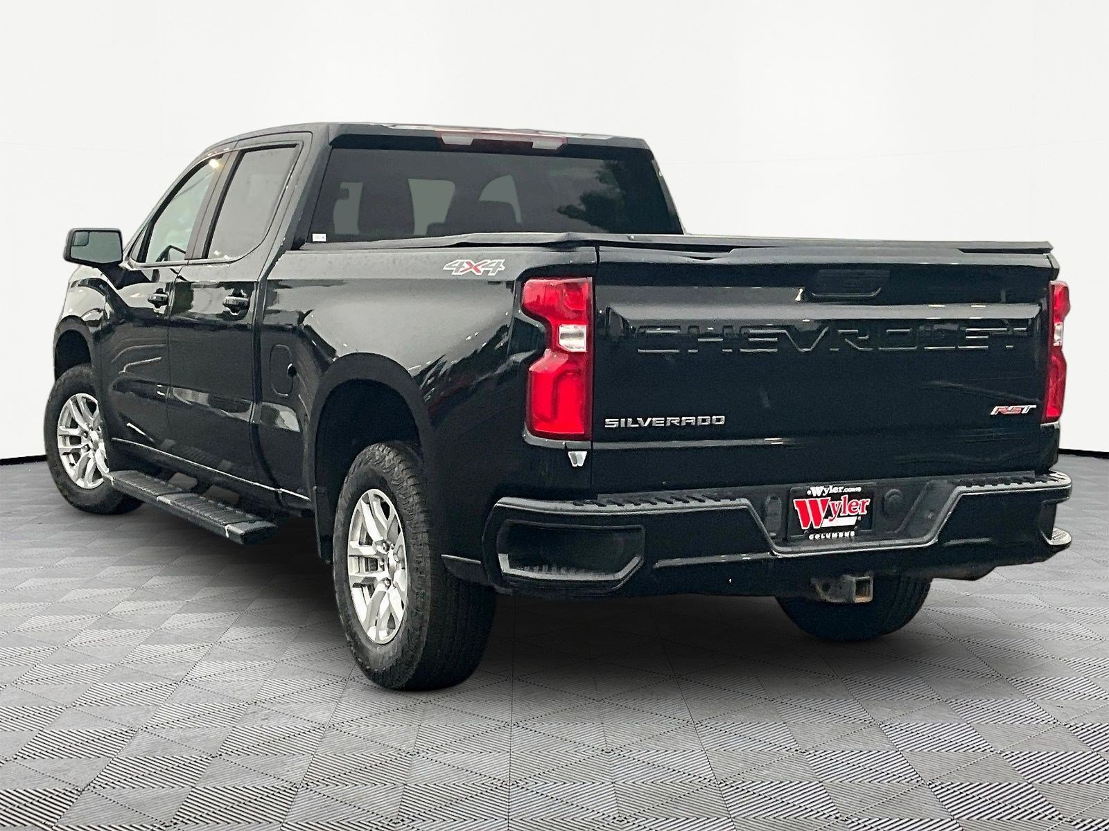 Used 2021 Chevrolet Silverado 1500 RST AWD/4WD image 4