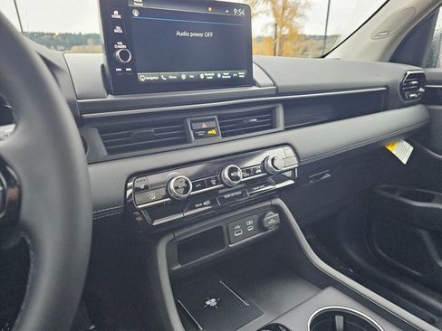 New 2025 Honda Pilot Touring image 27