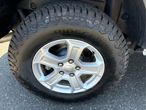 Used 2018 Jeep Wrangler Unlimited Sport S AWD/4WD image 20