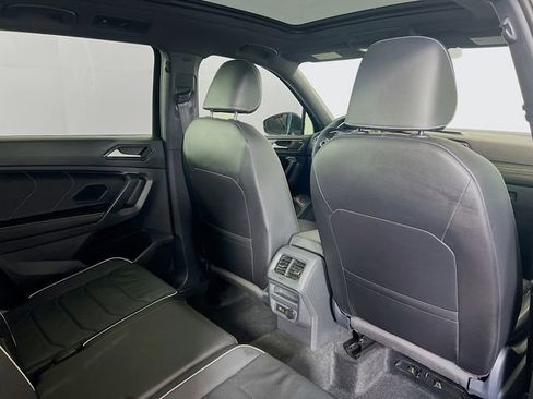 Used 2024 Volkswagen Tiguan SEL R-Line image 9