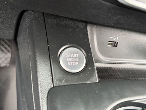 Used 2019 Audi A4 2.0T Premium FWD image 30