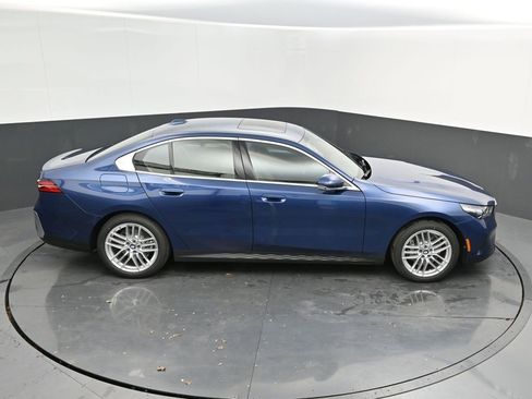 New 2025 BMW 530i w/ Premium Package image 33