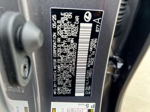 Certified 2025 Lexus UX 300h FWD w/ Accessory Package (Z2) image 22