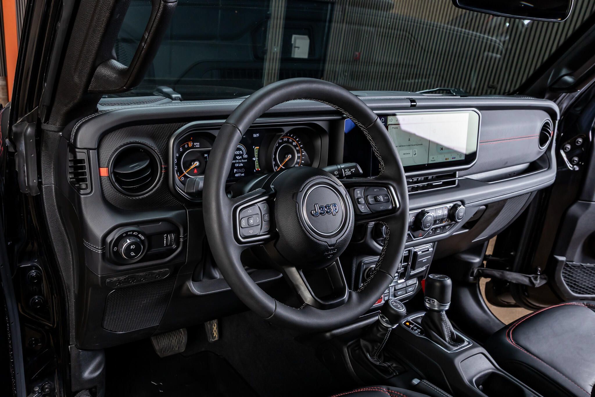 Used 2025 Jeep Gladiator Rubicon w/ Safety Group AWD/4WD image 12