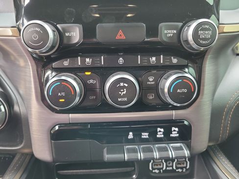 Used 2022 RAM 1500 Limited image 11