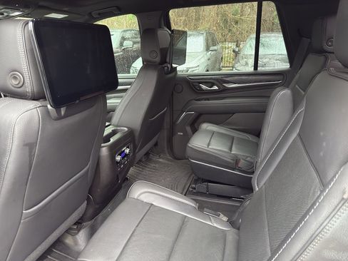 Used 2021 GMC Yukon Denali w/ Denali Premium Package image 10