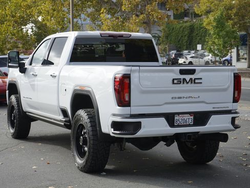 Used 2023 GMC Sierra 2500 Denali w/ Denali Ultimate Package image 10