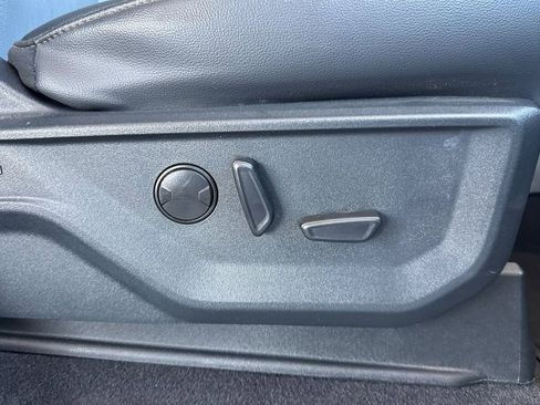 Used 2025 Ford F150 Lariat AWD/4WD image 27