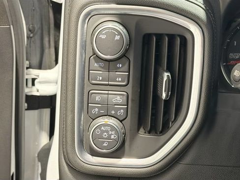 Used 2019 Chevrolet Silverado 1500 LTZ w/ LTZ Premium Package AWD/4WD image 10