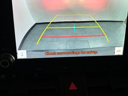 Used 2025 Toyota RAV4 XLE AWD/4WD image 19