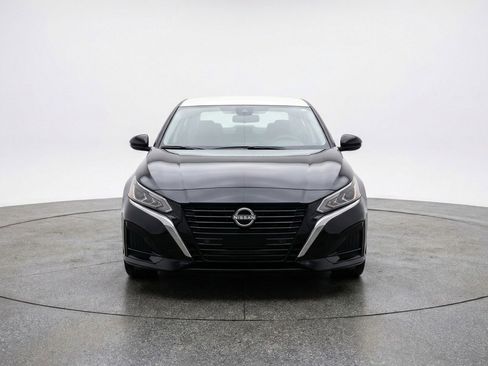 Used 2025 Nissan Altima 2.5 SV FWD image 1