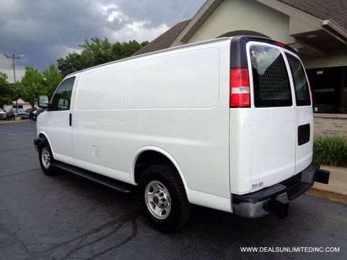 Used 2020 GMC Savana 2500 w/ Driver Convenience Package RWD image 4