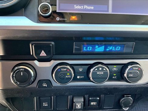 Used 2022 Toyota Tacoma SR5 AWD/4WD image 24