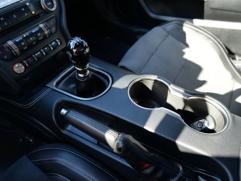 Used 2020 Ford Mustang Shelby GT350 w/ Technology Package image 32