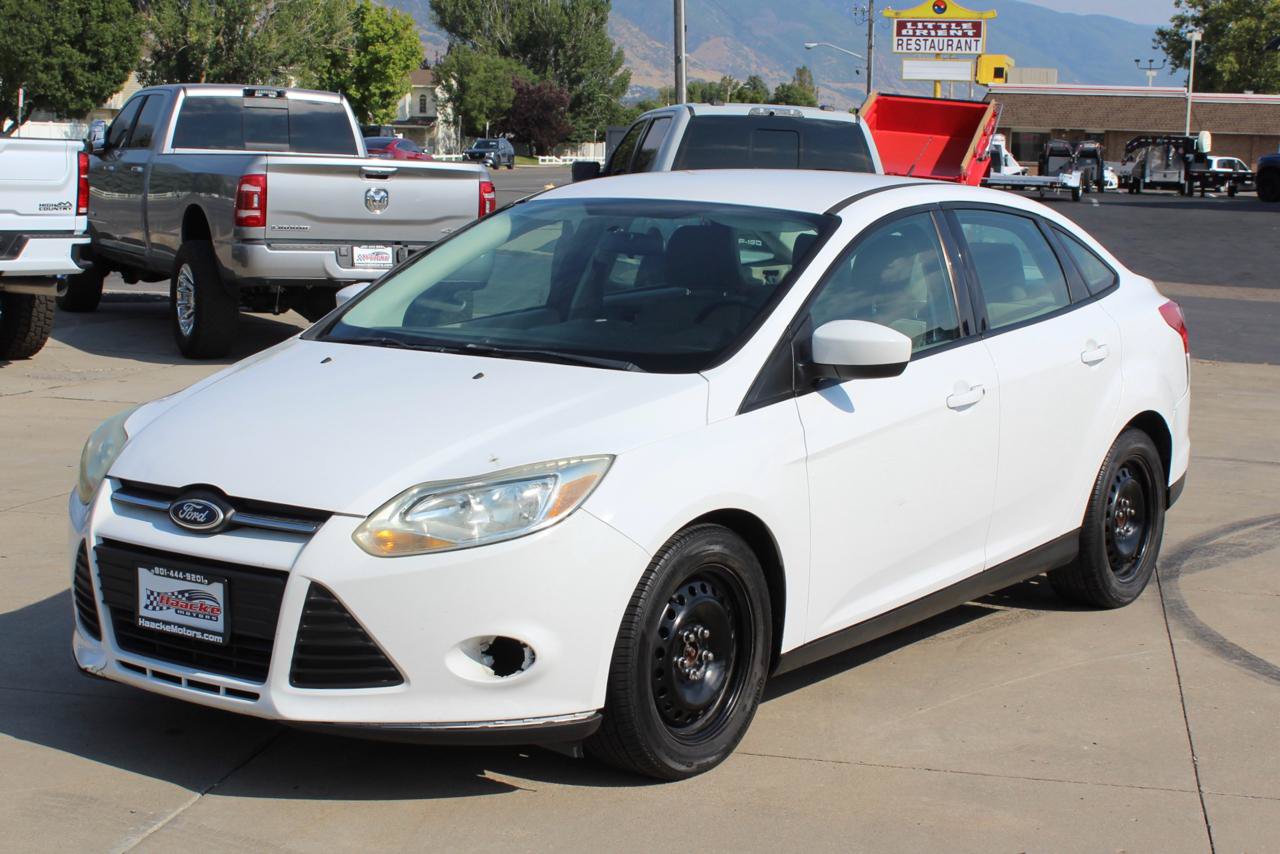Used 2012 Ford Focus SE FWD image 2