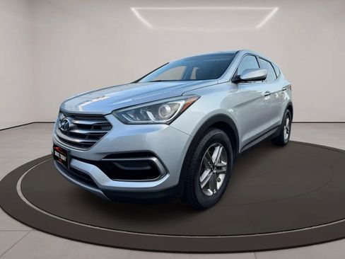 Used 2017 Hyundai Santa Fe Sport image 2