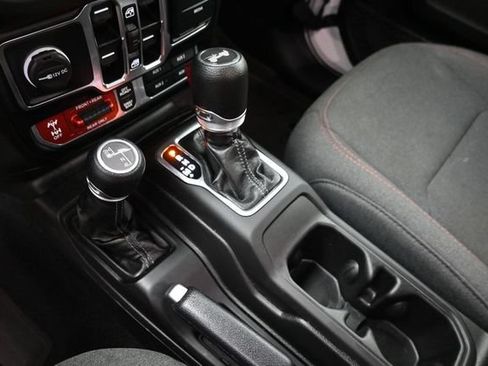 Used 2024 Jeep Wrangler Unlimited Rubicon AWD/4WD image 25