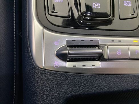 Used 2025 Kia Carnival SX Prestige image 24