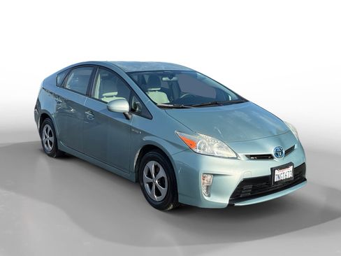 Used 2014 Toyota Prius Four image 7