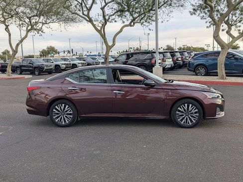 Certified 2025 Nissan Altima 2.5 SV image 7