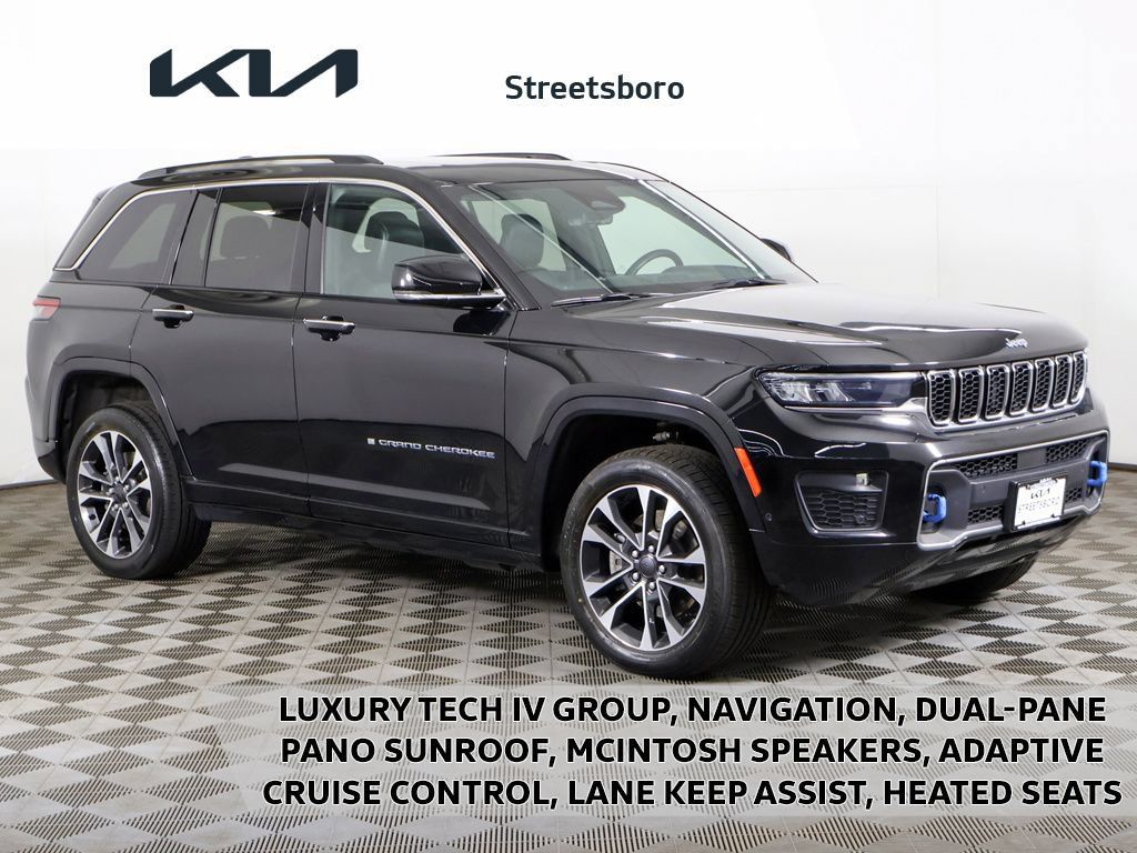 Used 2022 Jeep Grand Cherokee Overland w/ Luxury Tech Group IV AWD/4WD image 1