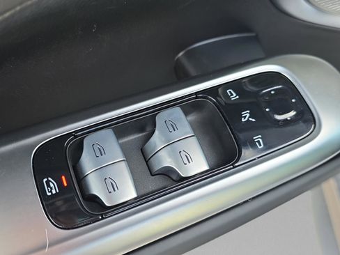 Certified 2025 Mercedes-Benz C 300 Sedan image 18