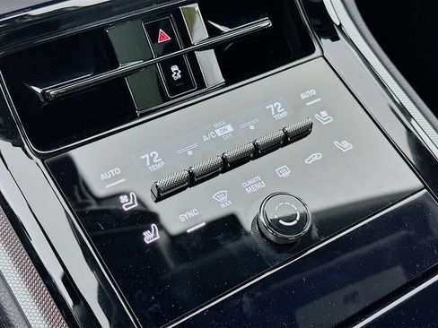 Certified 2025 Porsche Panamera 4S AWD/4WD image 18