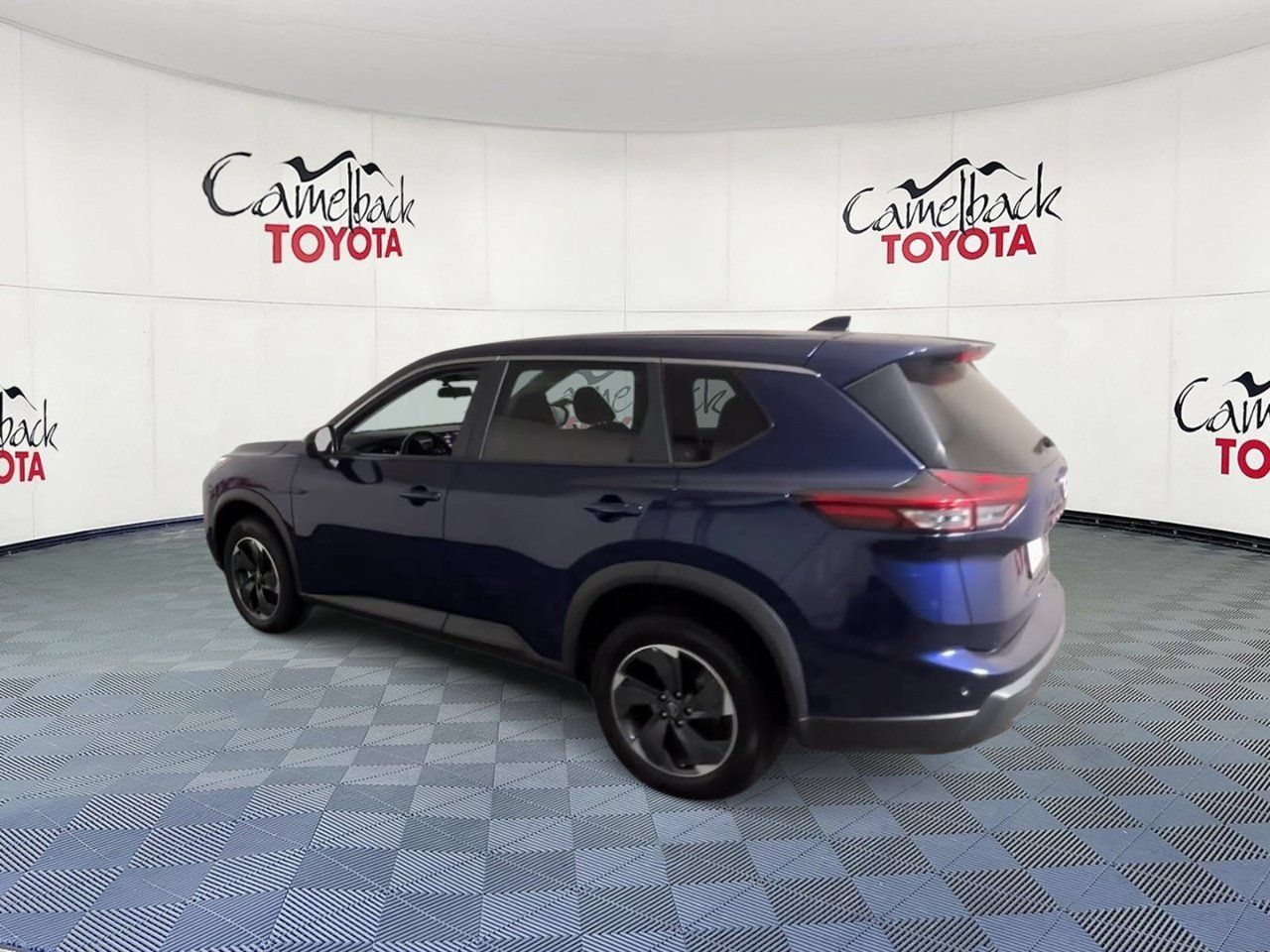 Used 2025 Nissan Rogue SV AWD/4WD image 8