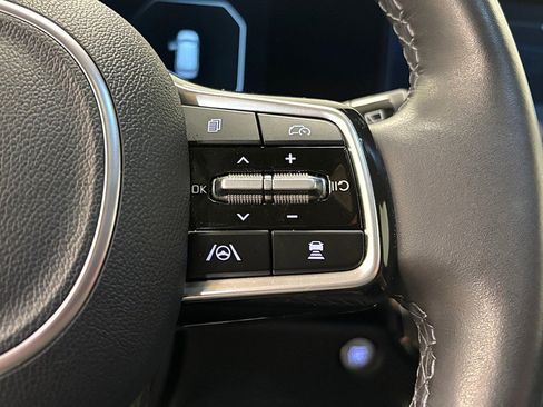 Used 2025 Kia Carnival SX Prestige FWD image 40