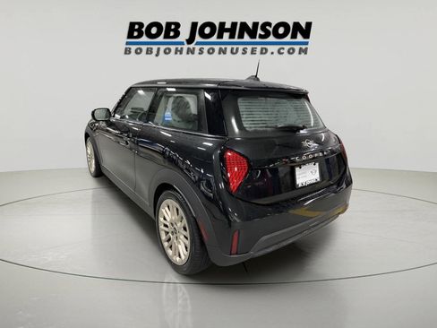 Used 2025 MINI Cooper 2-Door Hardtop image 4