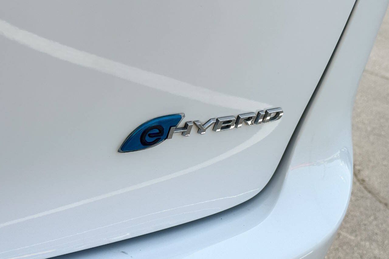 Used 2024 Chrysler Pacifica Limited FWD image 18
