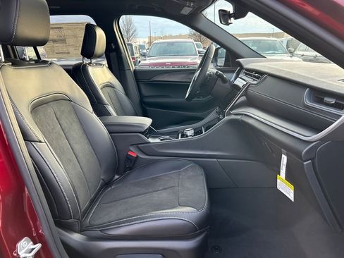 New 2025 Jeep Grand Cherokee 4WD image 24
