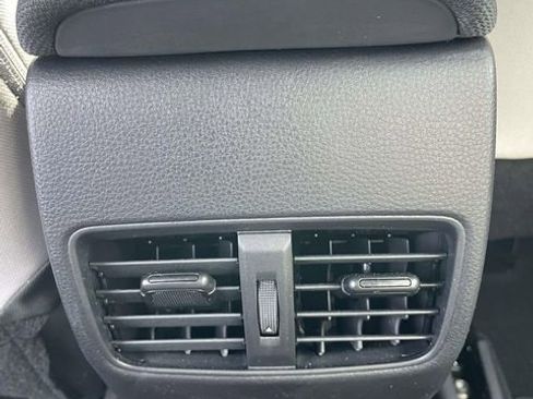 Used 2026 Toyota Corolla Cross L FWD image 10