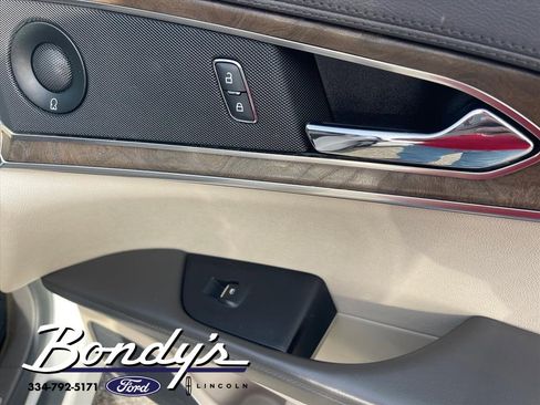 Used 2019 Lincoln Nautilus Reserve image 20