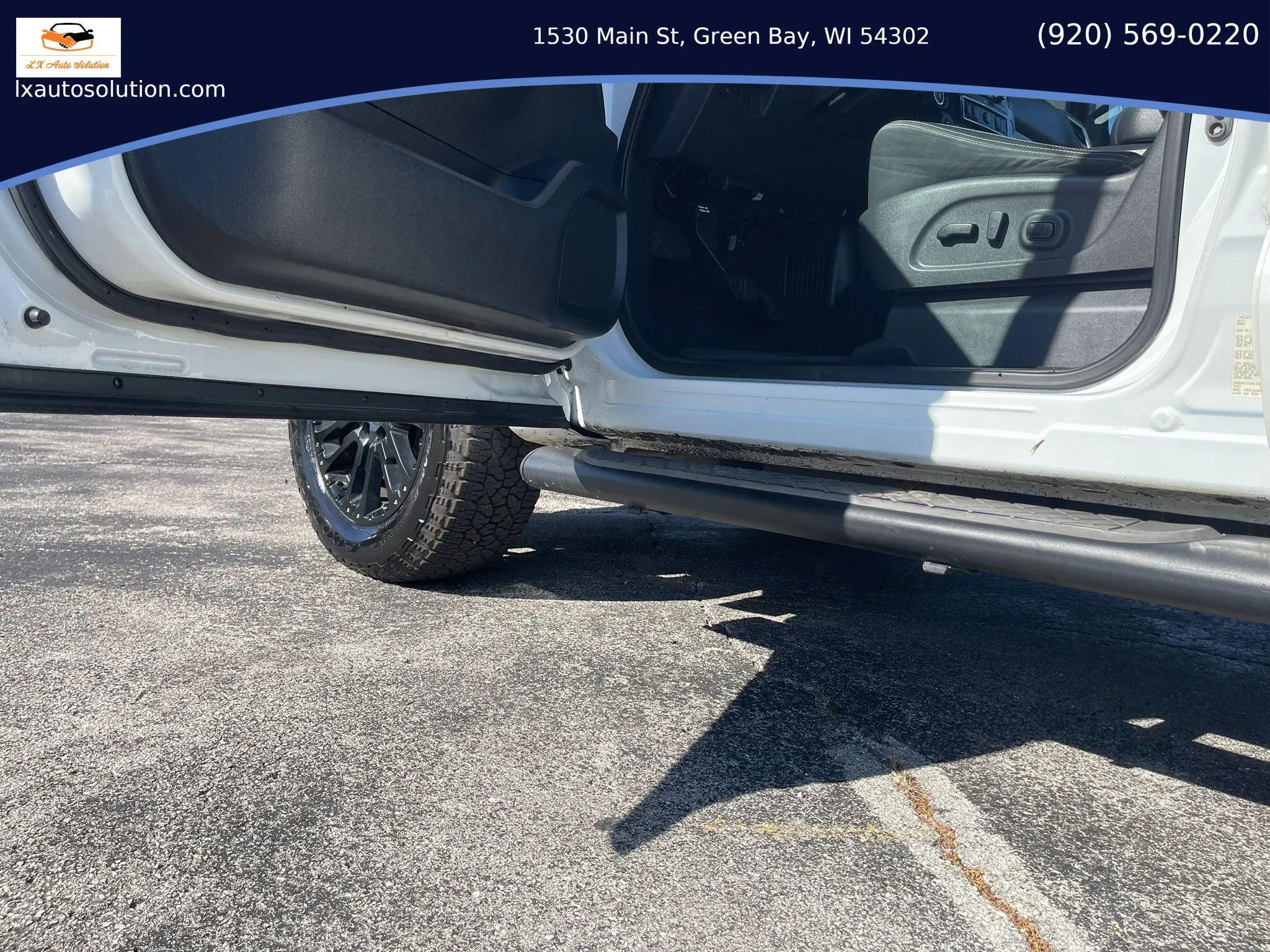 Used 2019 Nissan Titan SV w/ SV Convenience Package AWD/4WD image 24