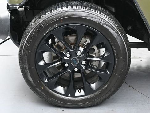 Used 2024 Jeep Wrangler Unlimited Sahara AWD/4WD image 37