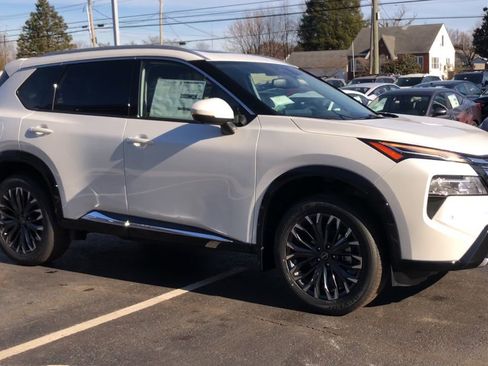 New 2026 Nissan Rogue Platinum w/ Platinum Premium Package image 2