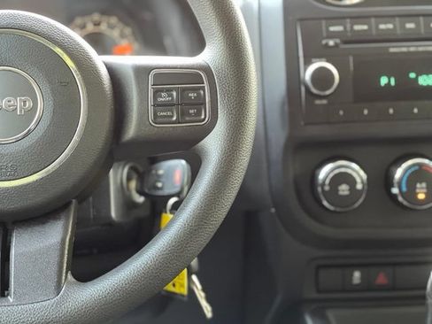 Used 2015 Jeep Patriot Sport w/ Power Value Group FWD image 32
