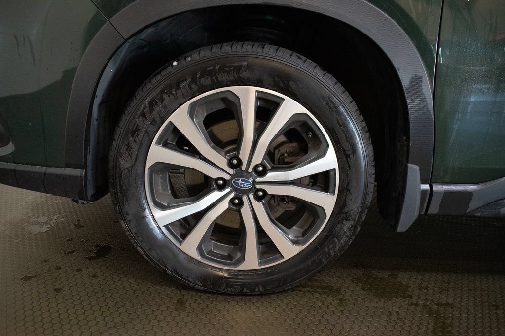 Used 2023 Subaru Forester Limited AWD/4WD image 9