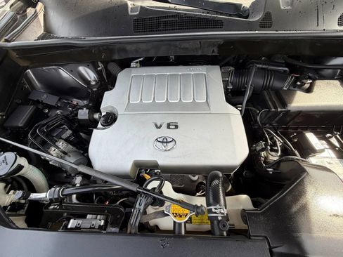 Used 2013 Toyota Highlander Limited FWD image 30